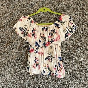 American Eagle Flowery Top